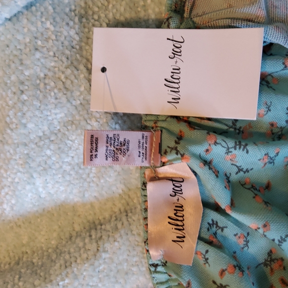 Willow & Root NWT LS Woman's Ruffle Semi-Sheer Blue Floral Top Small Resin Ring - Picture 12 of 12